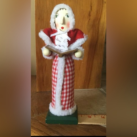 Limited Edition 2007, Wood Nutcrackers Christmas Decor 8” Caroler Decoration - Picture 2 of 11